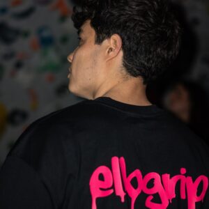 #2 premium oversized tee black/ dragonpink